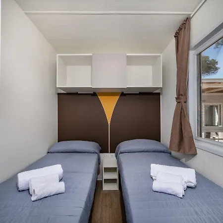 Camping Anxur Village 3*